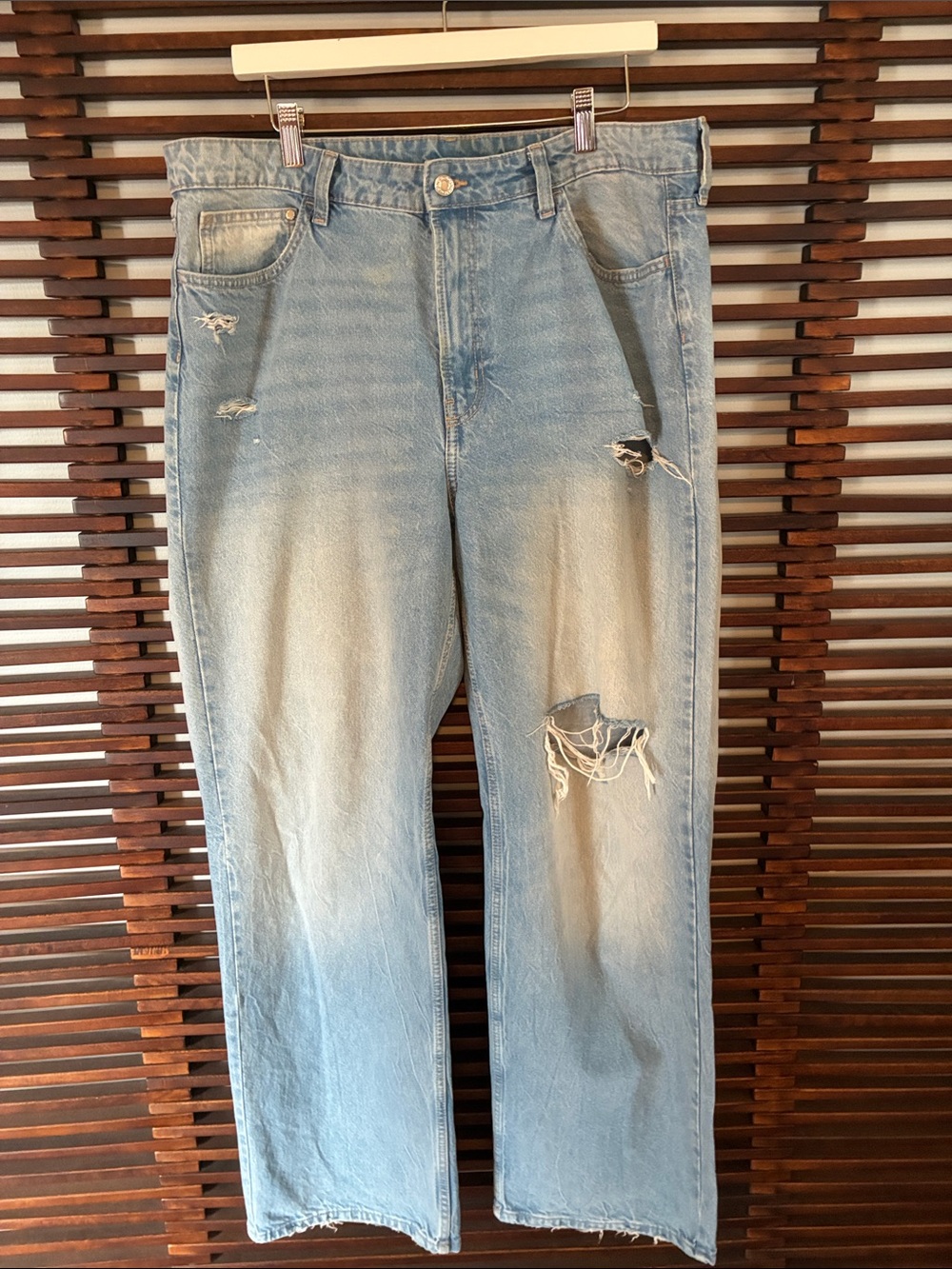 🎉NEW LISTING!🎉&Denim (H&M) Light Blue Distressed Wide Leg Jeans